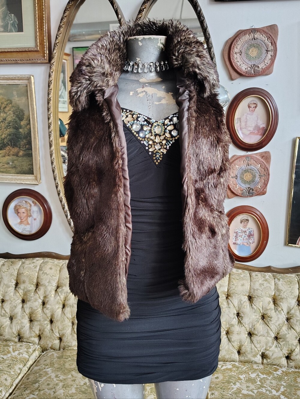 Y2K Vintage Brown Winter Fuzzy Shaggy Faux Fur Vest Boho Festival Cowgirl Medium